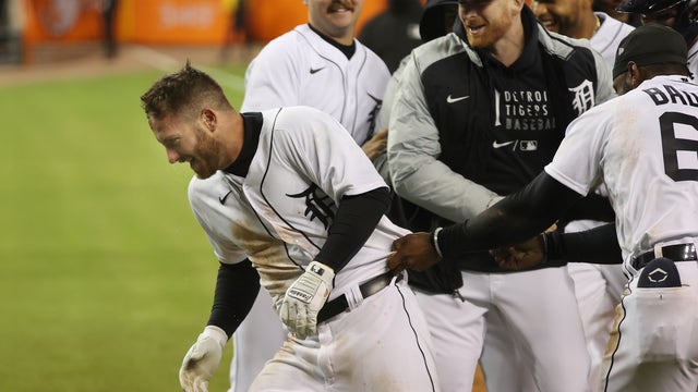 Grossman's 2-run HR rallies Tigers past Yankees, 3-2 in 10