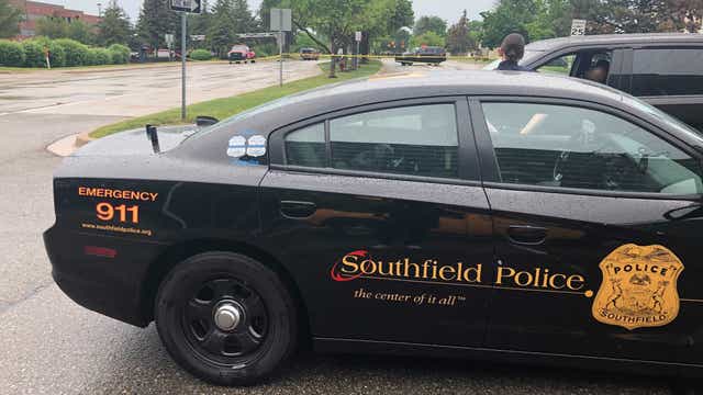 Southfield PNC bank robbed by man with ax; clerk attacked