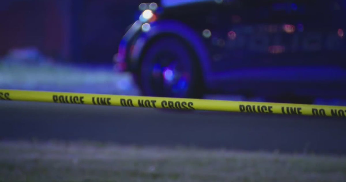 Detroit police investigate double shooting that killed 1 on Outer Drive ...