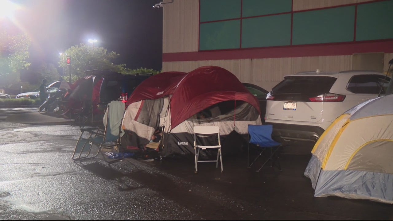 Novi Best Buy carrying ,200 computer chip prompts people to camp out all night
