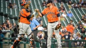 Houston gets 2 late HRs, Astros split twinbill with Tigers