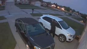 WATCH: Man tries and fails to break into a Clinton Twp car