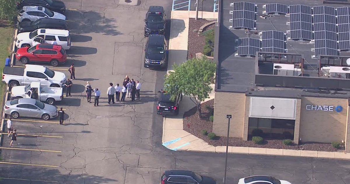 Suspect in custody after robbery at Canton Chase Bank | FOX 2 Detroit