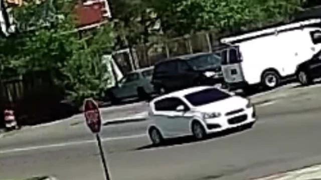 Police seek suspects who killed man at Detroit auto shop