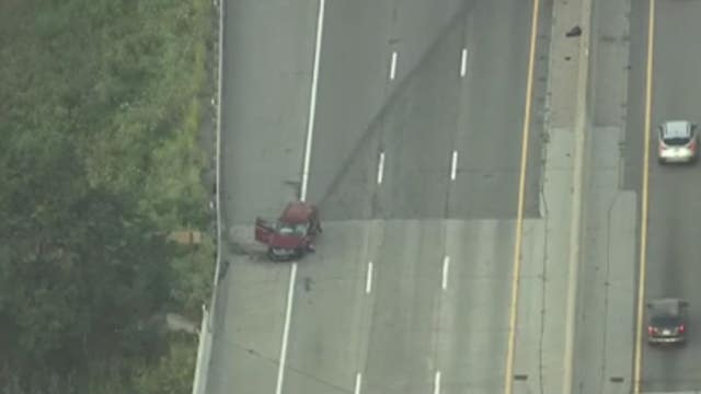 Fatal crash shuts down I-94 in Macomb County Tuesday morning