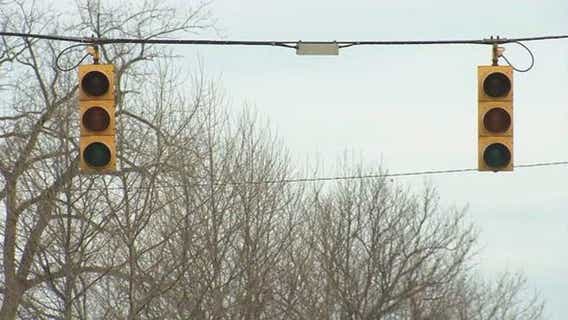 What to do if a traffic light is out after Southeast Michigan storm