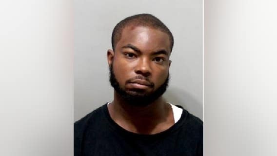 Alleged gunman who wounded victim sitting in SUV, arrested by DPD