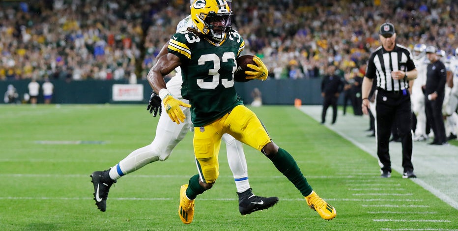 NFL: Green Bay Aaron Jones necklace fathers ashes, Packers defeat Lions