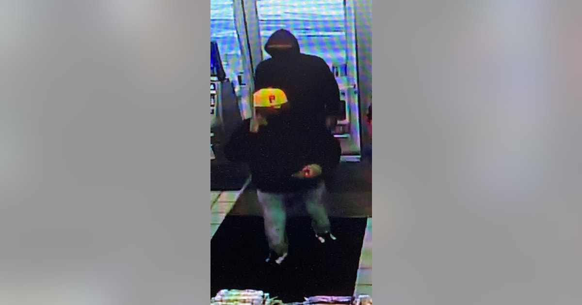 Police seek 2 men after Farmington Hills gas station clerk robbed at ...