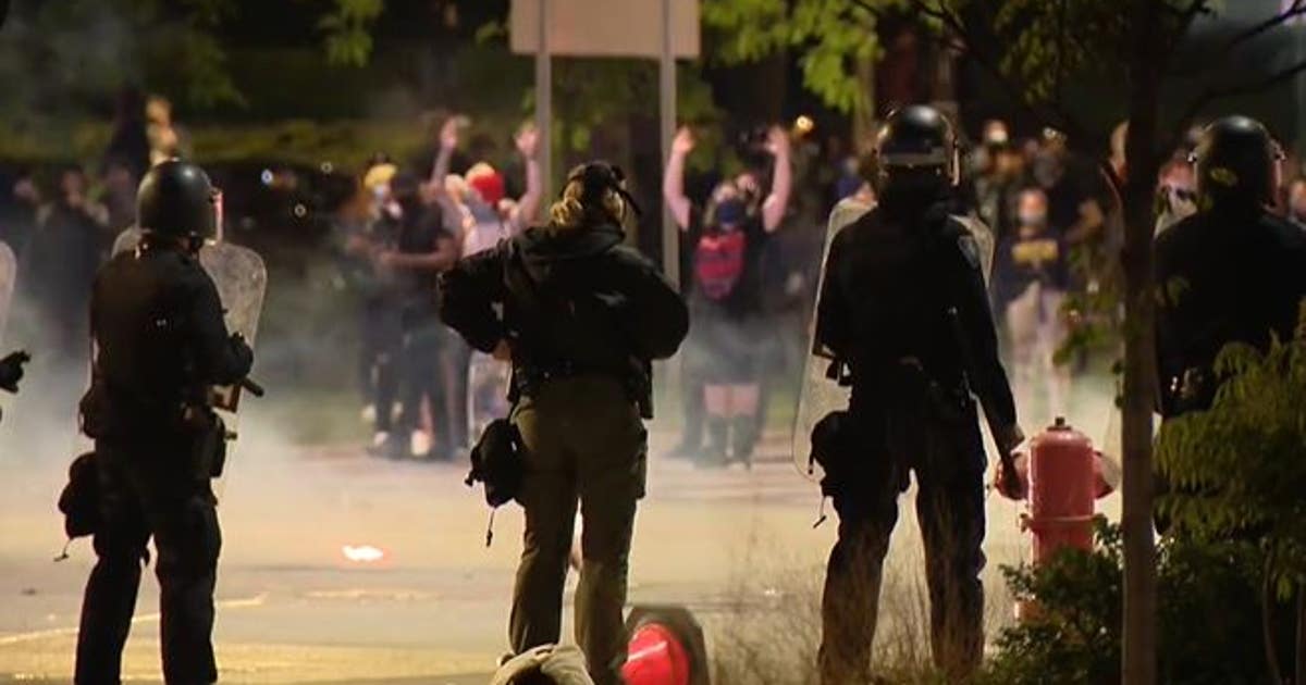 Charges dropped against Detroit Police Officer charged with shooting ...