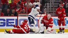 Palat scores, lifts Lightning to 7-6 OT win over Red Wings