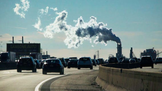 EPA raising vehicle mileage standards to 40 miles per gallon