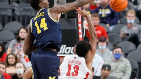 No. 4 Michigan bounces back, beats UNLV 74-61