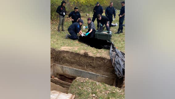 Police need help identifying body that washed ashore from Lake Michigan in 1988