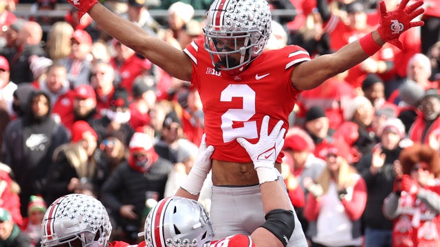 Stroud tosses 6 TDs, No. 5 Ohio St blows out No. 7 Mich St