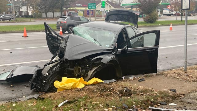 3 teens in critical condition after single car crash in Ferndale