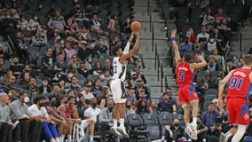 Spurs set season-high, blitz short-handed Pistons, 144-109