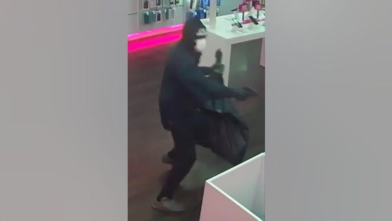 Suspect shoots at 2 people while robbing Dearborn business