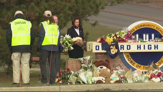 Gov. Whitmer lays flowers at Oxford high school memorial