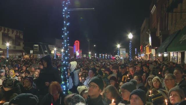 Thousands flood downtown Oxford in emotional vigil honoring shooting victims