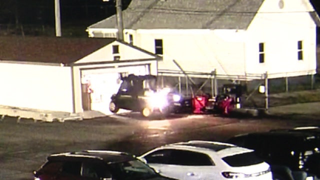 Crooks caught on camera stealing snow removal from Corktown property