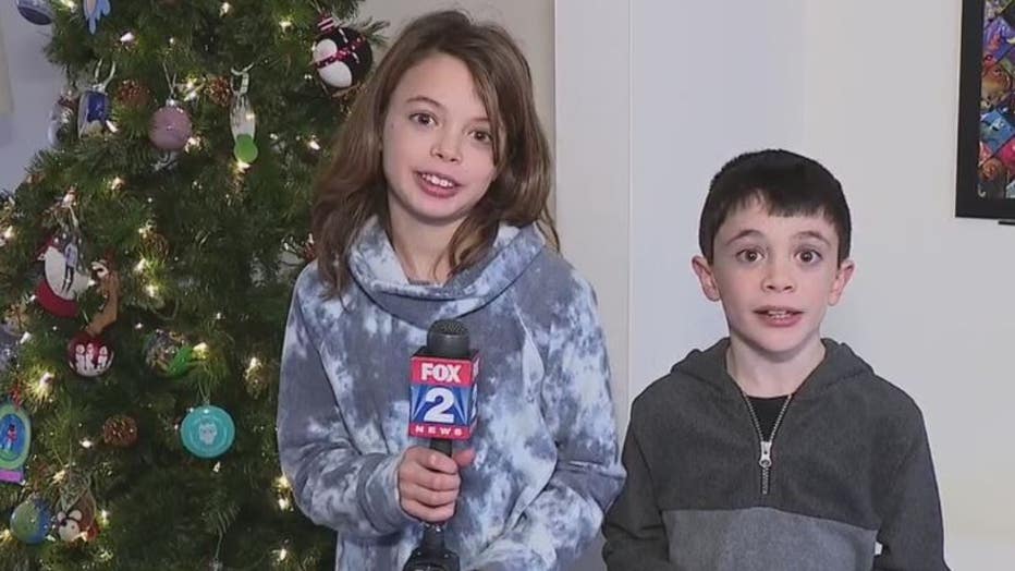 Sophia and Max Pollack are running their second holiday food drive with a 3,000-pound goal.