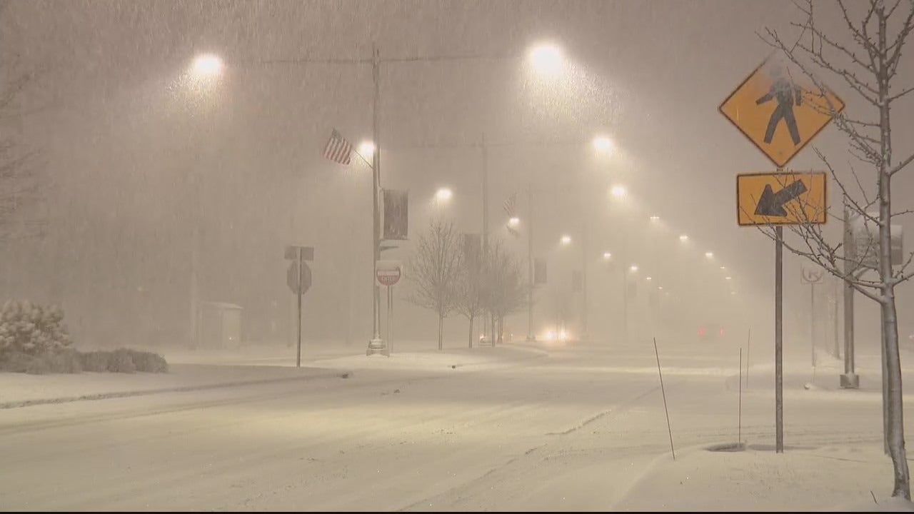 Metro Detroit weather: Light snow creating slick commute Tuesday