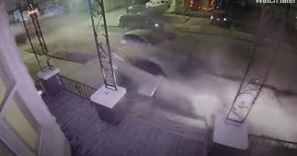 Police chase ends with suspect crashing into Hamtramck home | FOX 2 Detroit