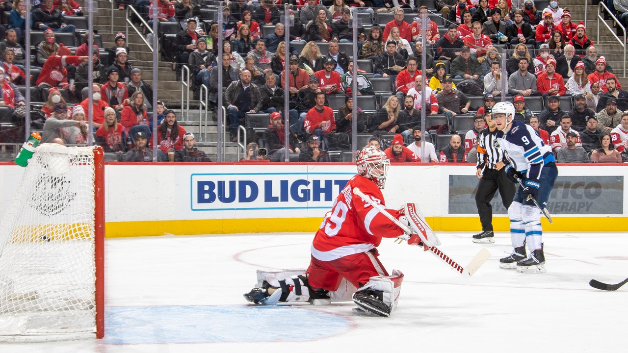 Connor Hellebuyck Stops 33 Shots, Jets Beat Red Wings 3-0