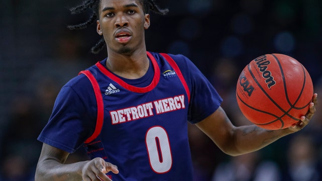 Davis breaks Titans' career points record to carry Detroit past Milwaukee 85-60
