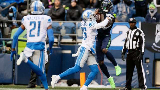 Penny, Metcalf lead Seahawks to 51-29 blowout of Lions