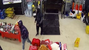 Police looking for suspects of armed robbery at Dollar General in Detroit