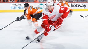 Red Wings score two goals in each period, top Flyers 6-3