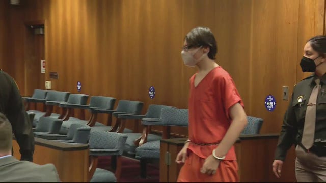 Ethan Crumbley, accused Oxford school mass shooter to remain in adult jail