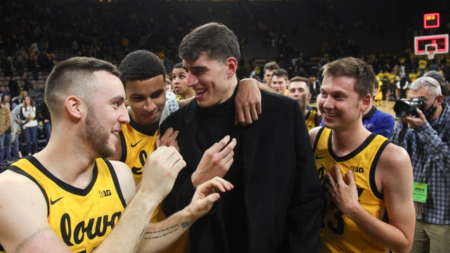 Murray scores 28 as No. 25 Iowa beats Michigan State 86-60