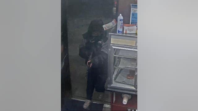 Suspect shoots into Detroit gas station, hitting man