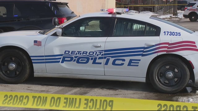 2 dead, including innocent bystander, after argument leads to shooting at Detroit liquor store