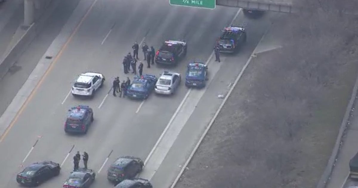 Man with warrants arrested after police chase ends on I-696 in Warren ...