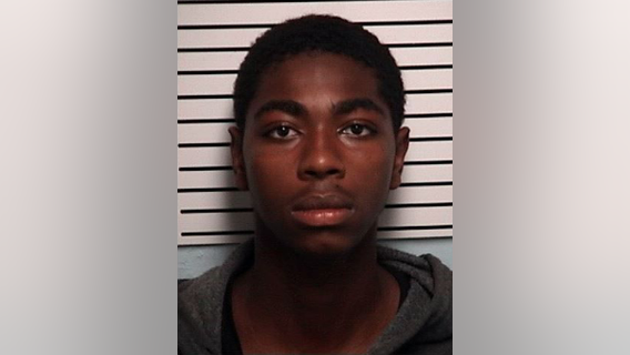 Police seek second suspect after man killed at Warren Marathon gas station