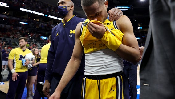 Samuels powers Villanova over Michigan 63-55 in Sweet 16