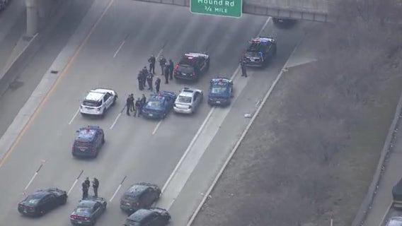 Man with warrants arrested after police chase ends on I-696 in Warren