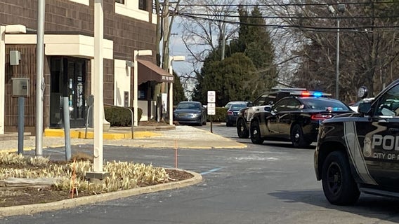 2 in custody after Roseville bank robbery, police chase