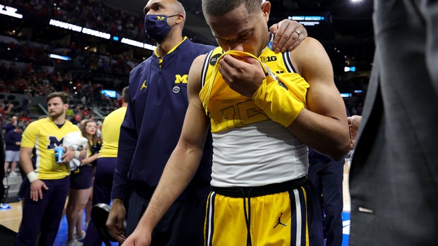 Samuels powers Villanova over Michigan 63-55 in Sweet 16