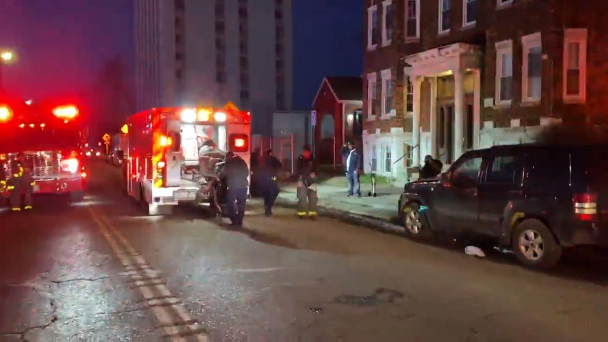 2 killed in triple shooting at Ashton, Schoolcraft on Detroit's west side