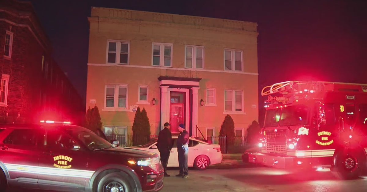 20 displaced after Southwest Detroit apartment fire | FOX 2 Detroit