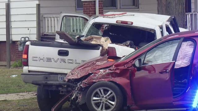 8-year-old among 6 people injured in 2-car crash in Detroit