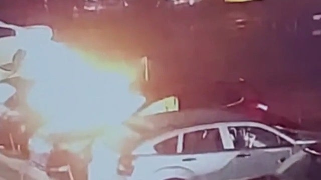 WATCH: Police seek suspect who set vehicle on fire in Detroit parking lot