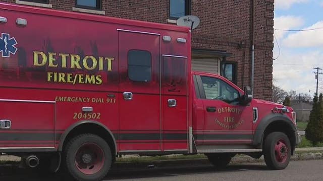 5 injured in crash with Detroit Fire EMS on city's west side