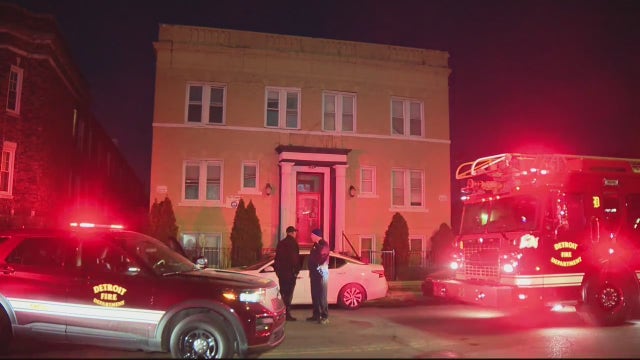 20 displaced after Southwest Detroit apartment fire