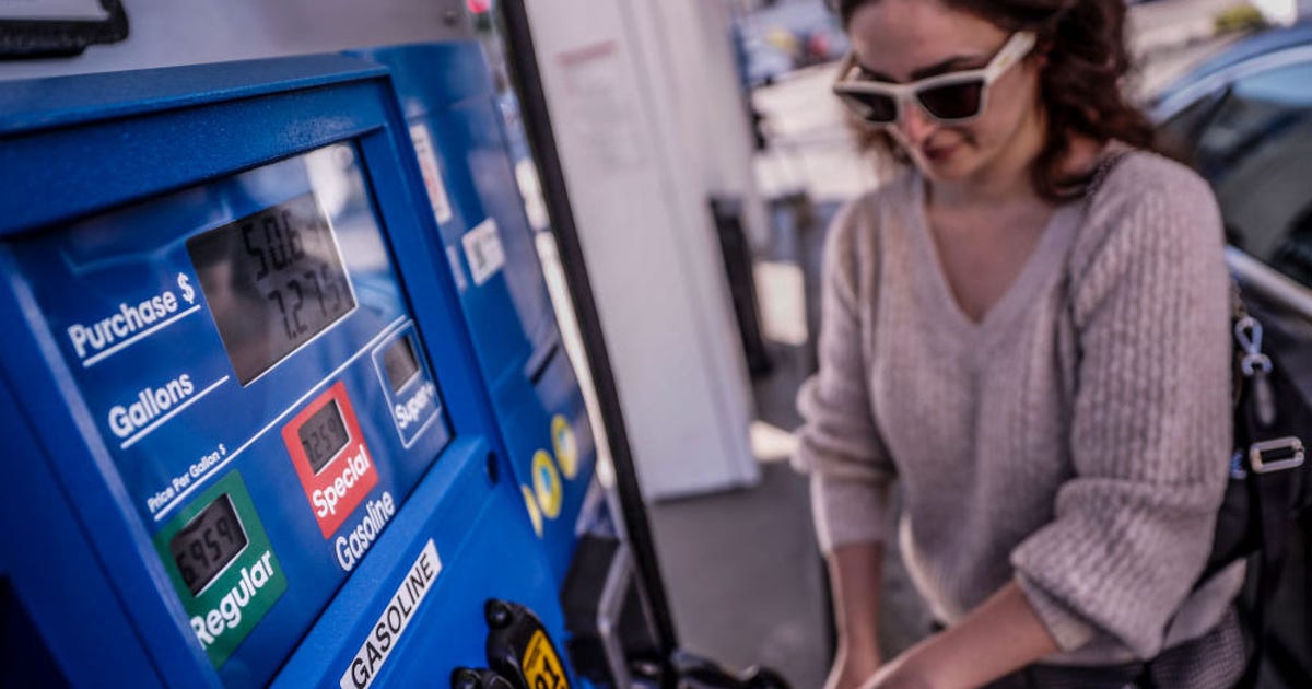 Michigan gas prices fall below $4 a gallon